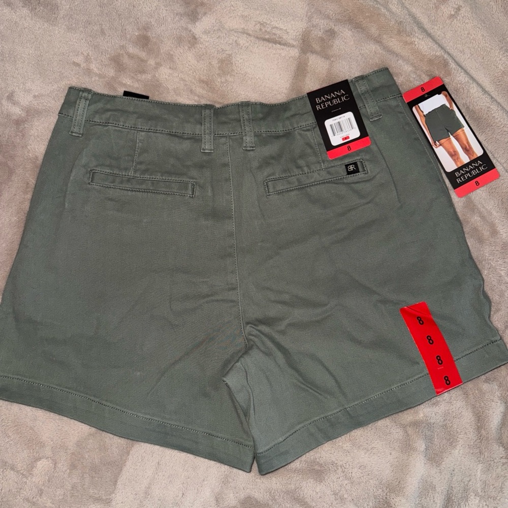 Banana Republic Olive Flat Front Shorts - Picture 2 of 3